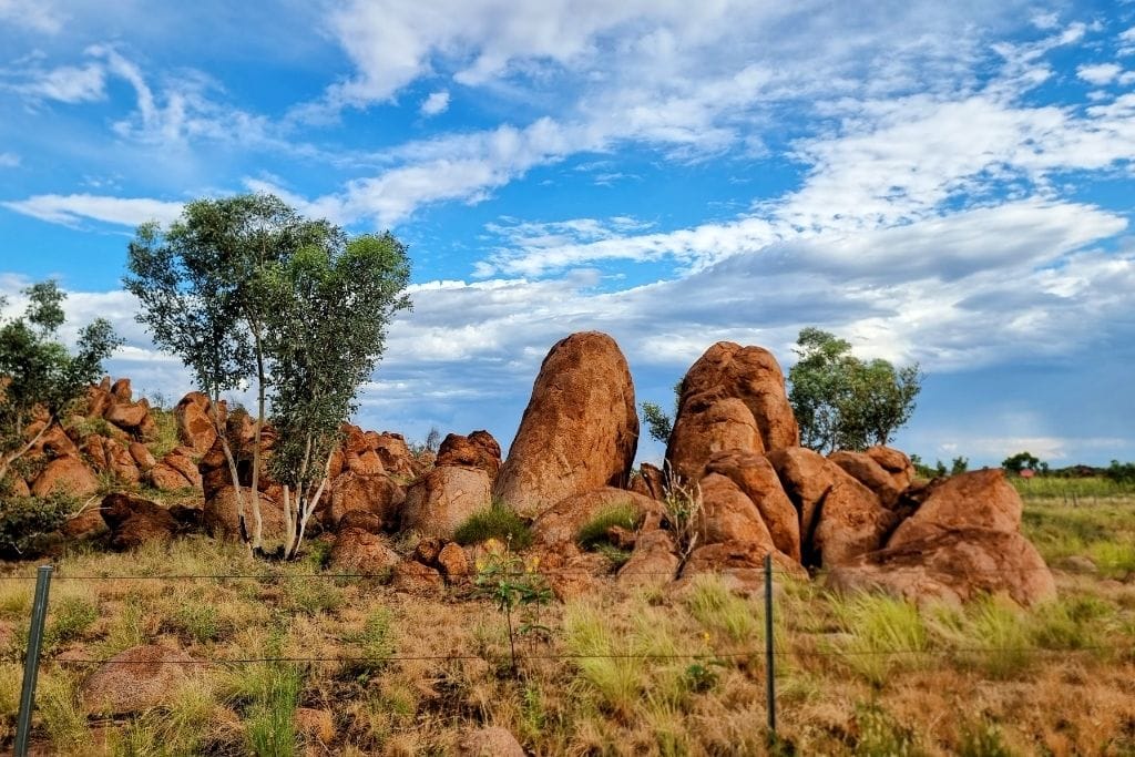 This is essential picture. This shows the Kunjarra rock formations that are just out of Tennant Creek. They are the lesser known granite attraction. 