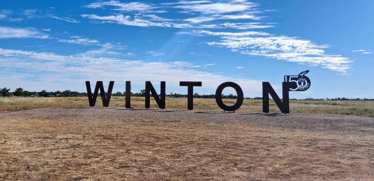 Winton Travel Guide: Dinosaurs, History & Outback Queensland